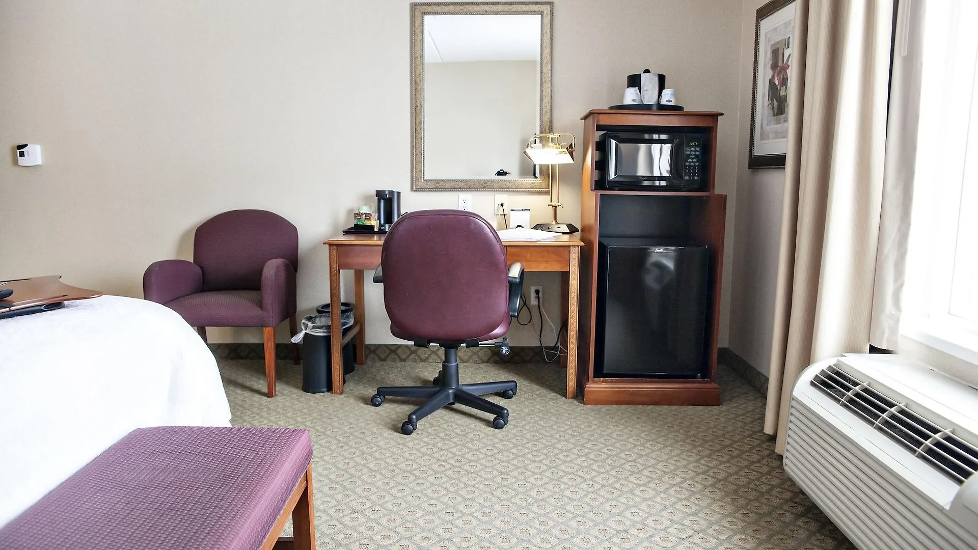 Holiday Inn Express & Suites Kitchener Southeast By Ihg 3*,