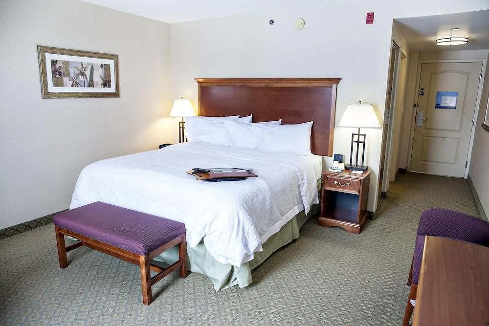 Holiday Inn Express & Suites Kitchener Southeast By Ihg 3*,