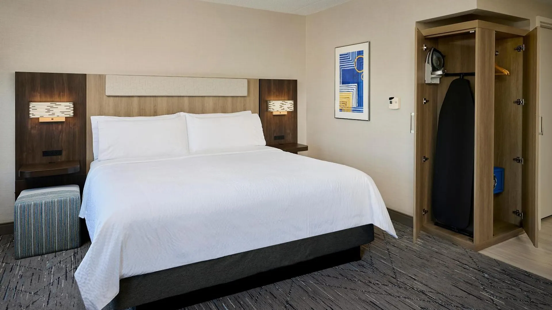 Holiday Inn Express & Suites Kitchener Southeast By Ihg 3*,  Canada