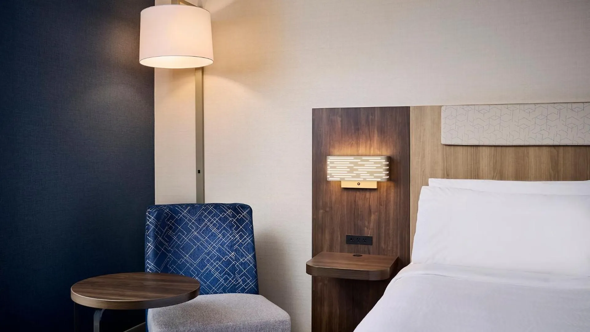 Holiday Inn Express & Suites Kitchener Southeast By Ihg Hotel