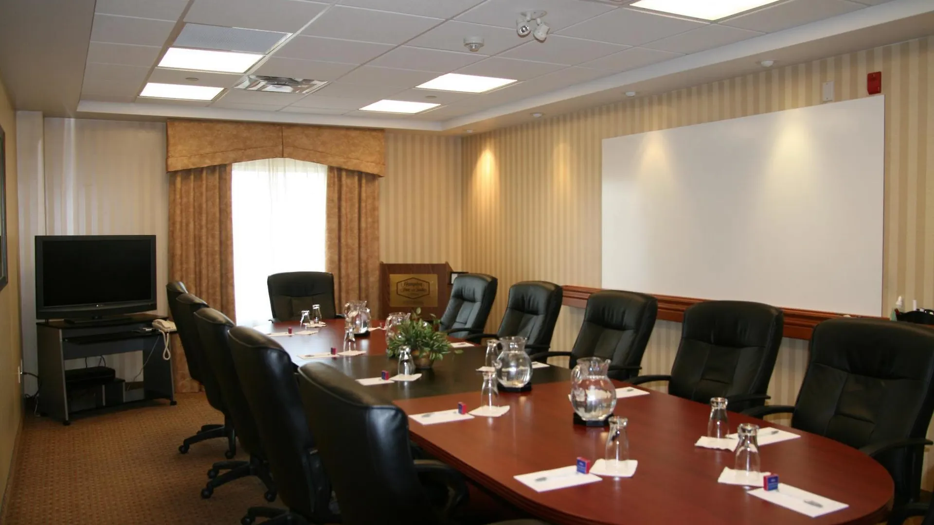 Hotel Holiday Inn Express & Suites Kitchener Southeast By Ihg