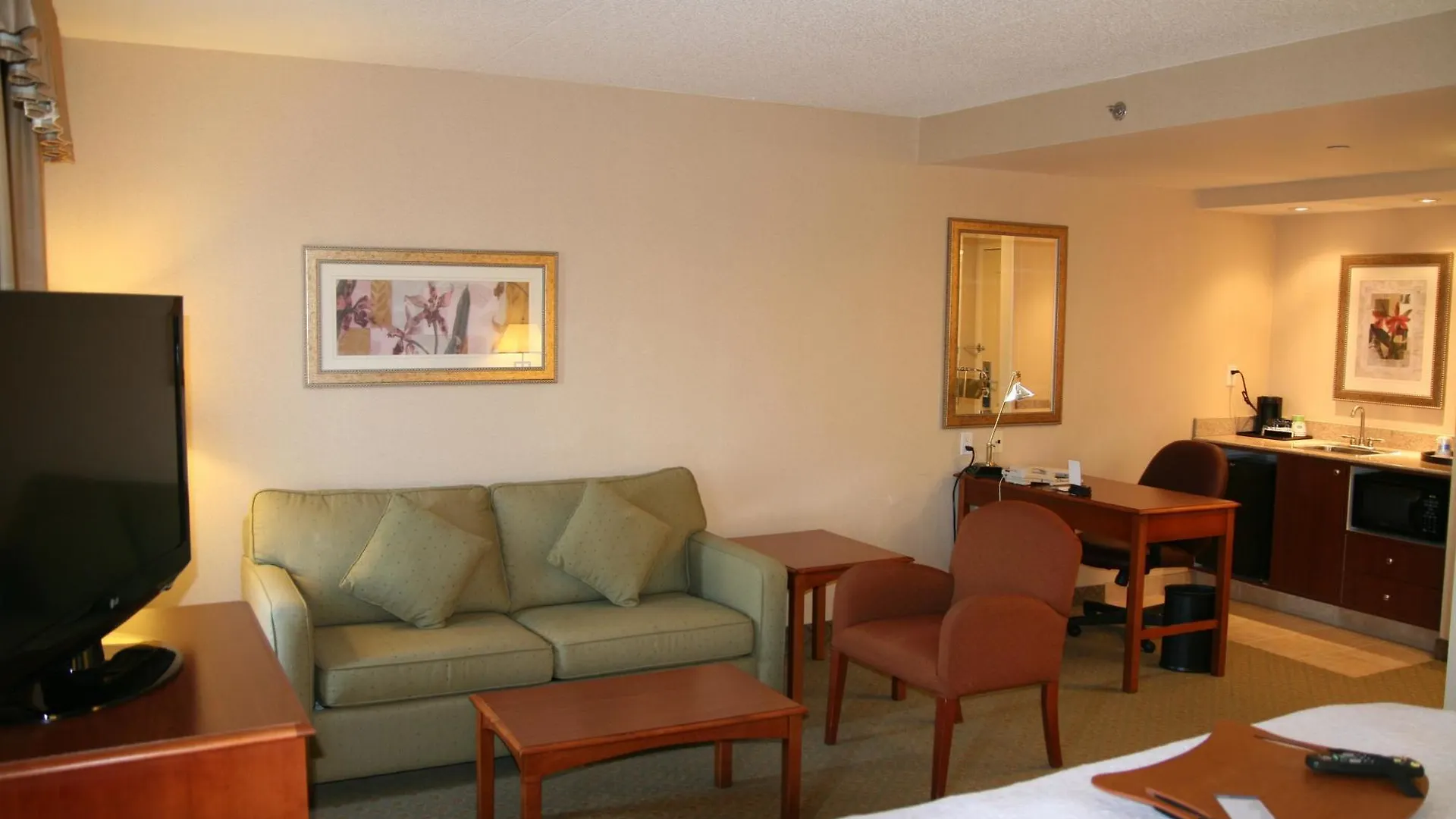 Holiday Inn Express & Suites Kitchener Southeast By Ihg