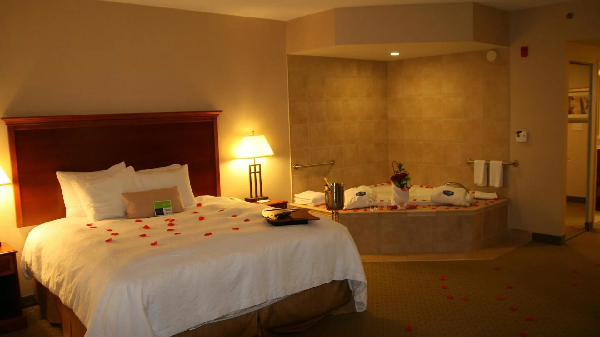 Holiday Inn Express & Suites Kitchener Southeast By Ihg 3*,  Canada